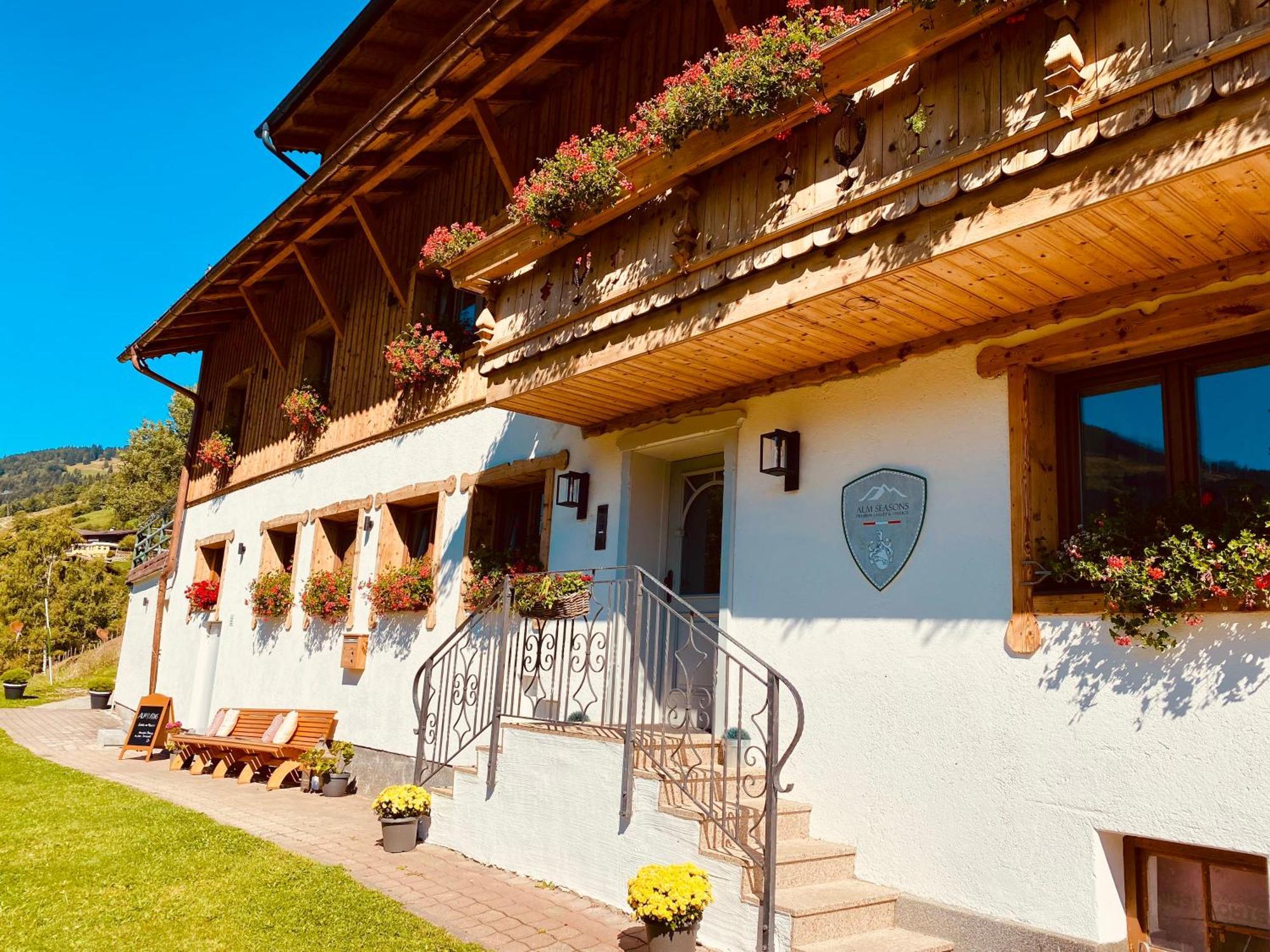 Alm Seasons Premium Chalet & Studios Зальбах-Хинтерглемм Экстерьер фото